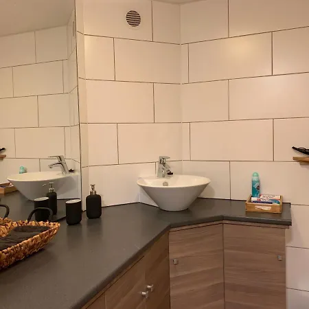 Houseboat, Near Amsterdam, Jacuzzi, Private Apartment Krommenie