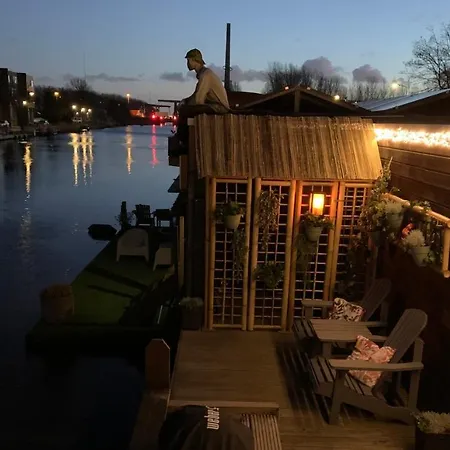 Apartment Houseboat, Near Amsterdam, Jacuzzi, Private